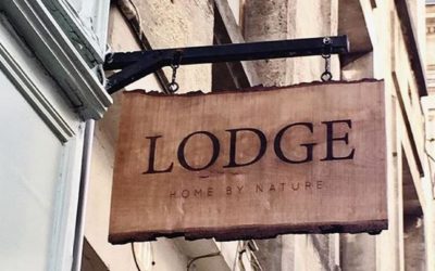 Enseigne en bois massif pour la boutique LODGE