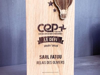 Trophées en bois massif pour l’Agence I-Communication