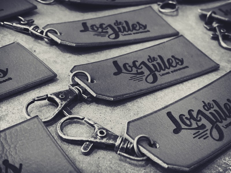 porte-clés en cuir personnalisés par gravure et découpe laser pour Loc de Jules