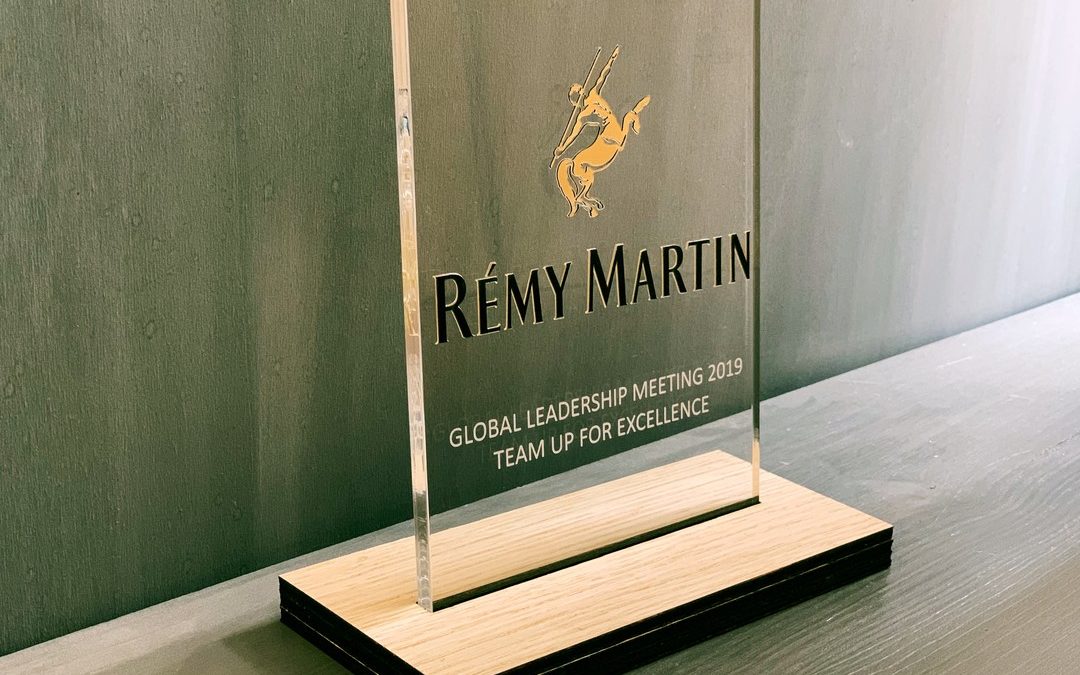 Trophées en bois et plexiglass pour Rémy Martin