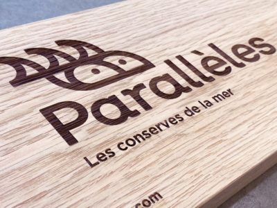 Signalétique intérieure en bois massif pour la société Conserves Parallèles