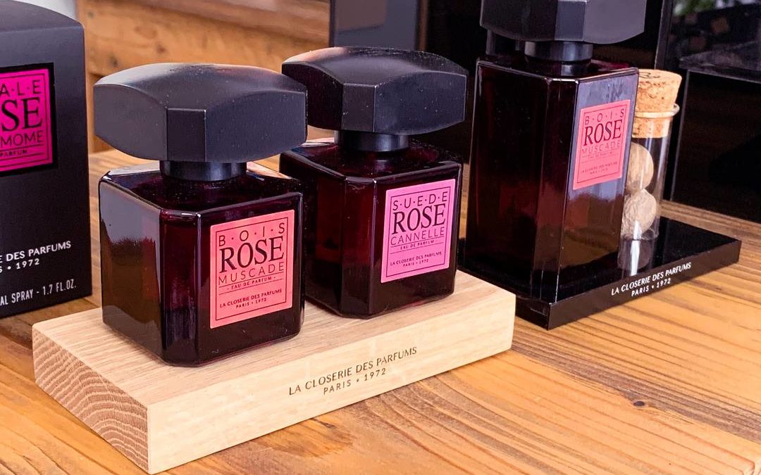 Présentoir en bois massif pour la Closerie des Parfums