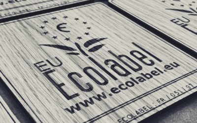 Plaquettes certification Ecolabel en chêne pour le restaurant Vatel
