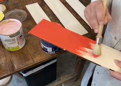 Test de peintures pour le choix des couleurs lors de la conception de boites pour surf rider foundation europe